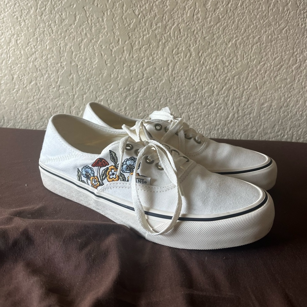 NEW Vans